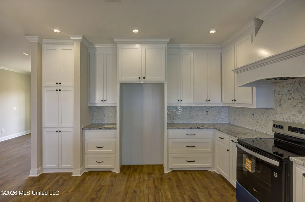 2414 Eagle Lake Shore Road Vicksburg, MS 39183