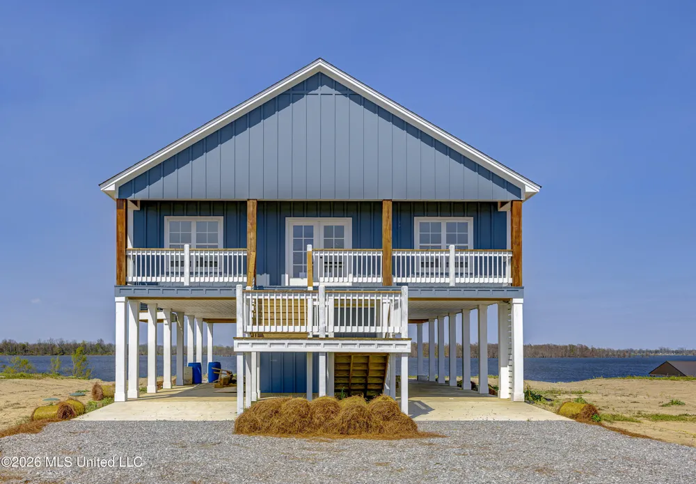 2414 Eagle Lake Shore Road Vicksburg, MS 39183