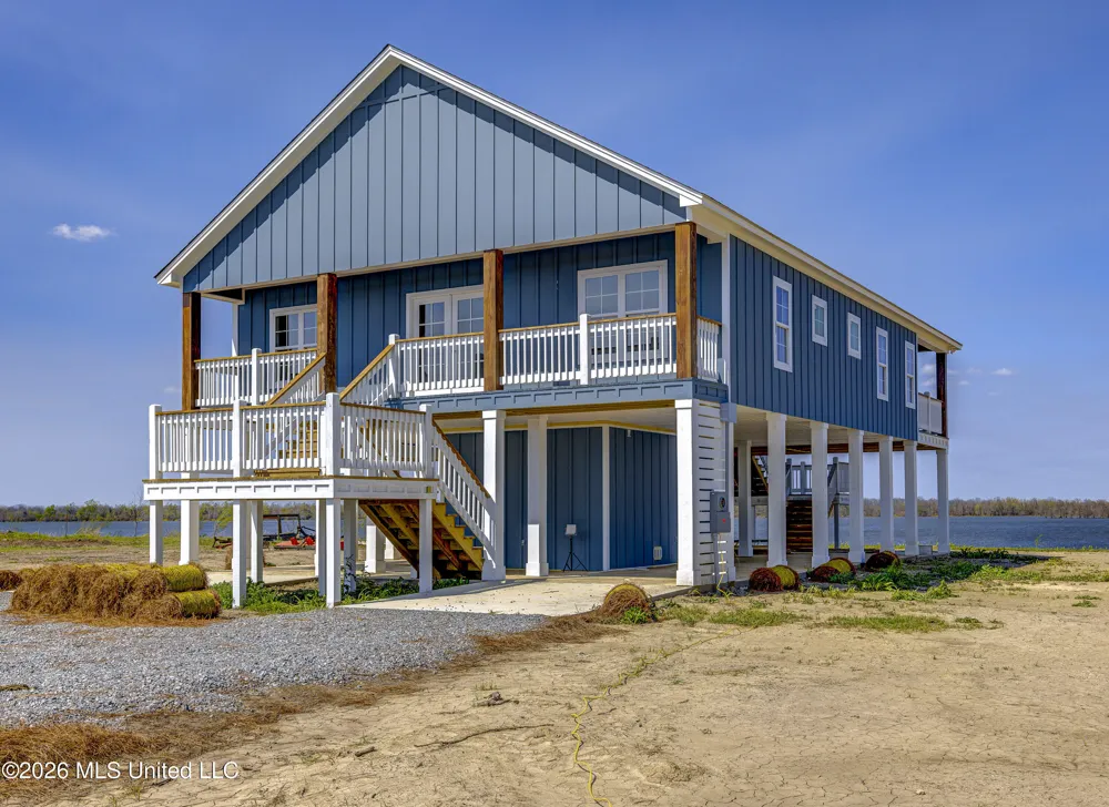 2414 Eagle Lake Shore Road Vicksburg, MS 39183