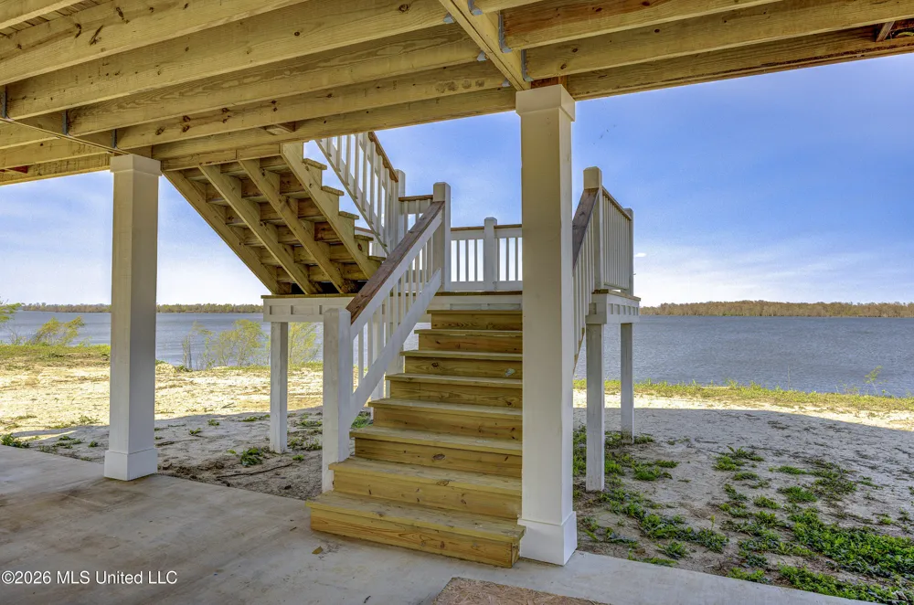 2414 Eagle Lake Shore Road Vicksburg, MS 39183