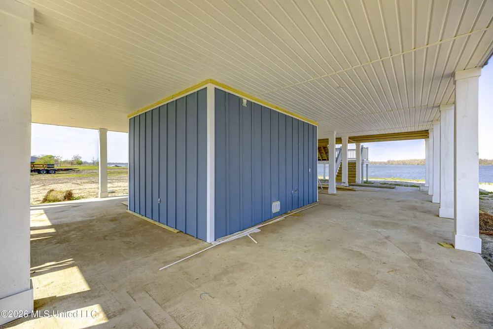 2414 Eagle Lake Shore Road Vicksburg, MS 39183