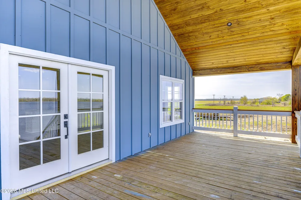 2414 Eagle Lake Shore Road Vicksburg, MS 39183