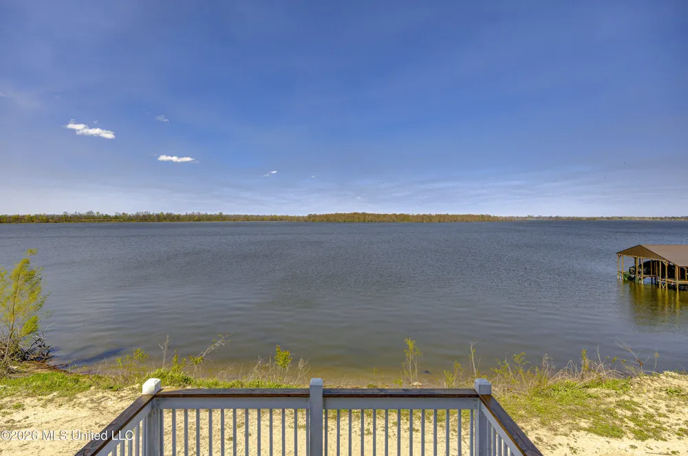 2414 Eagle Lake Shore Road Vicksburg, MS 39183