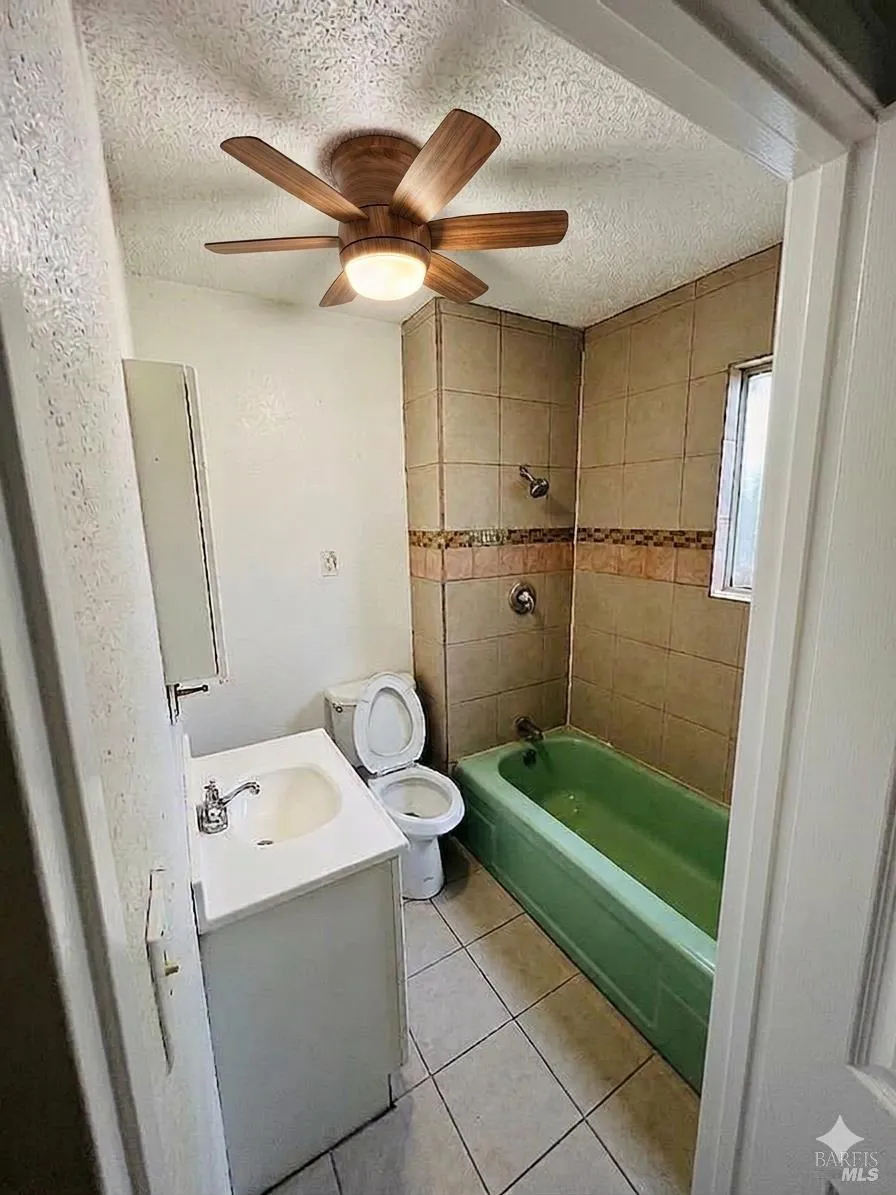 701 Branscomb Road Laytonville, CA 95454