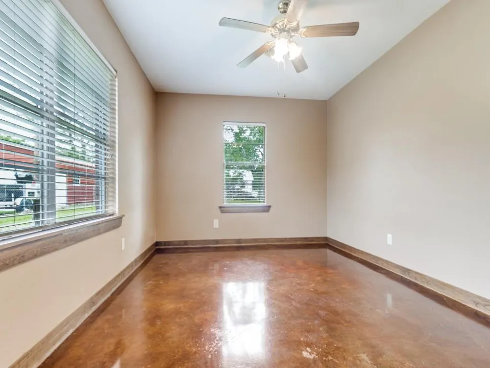 308 Gibbs Street Devers, TX 77538