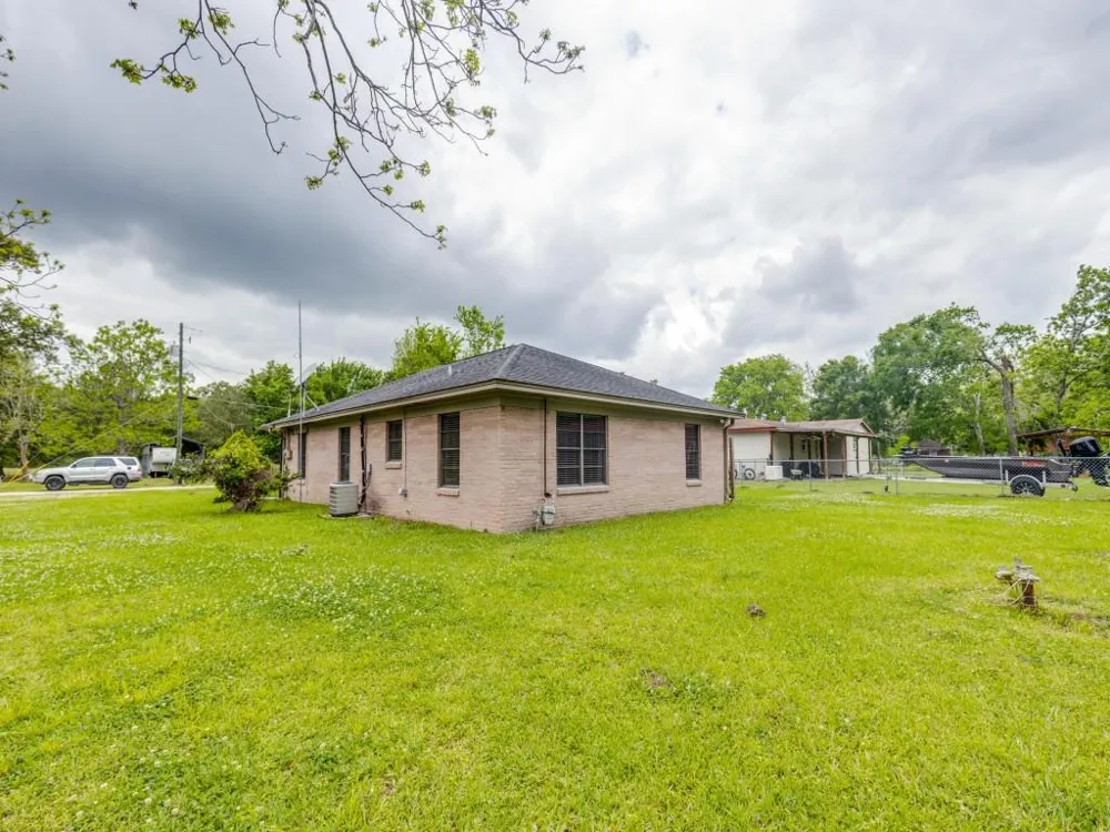 308 Gibbs Street Devers, TX 77538