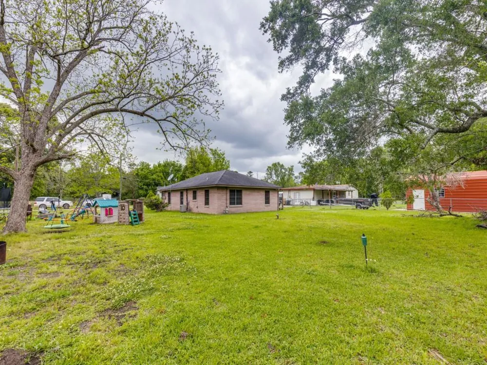 308 Gibbs Street Devers, TX 77538