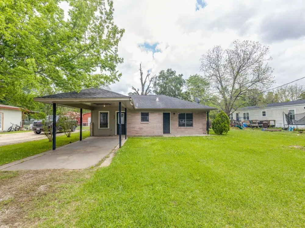 308 Gibbs Street Devers, TX 77538