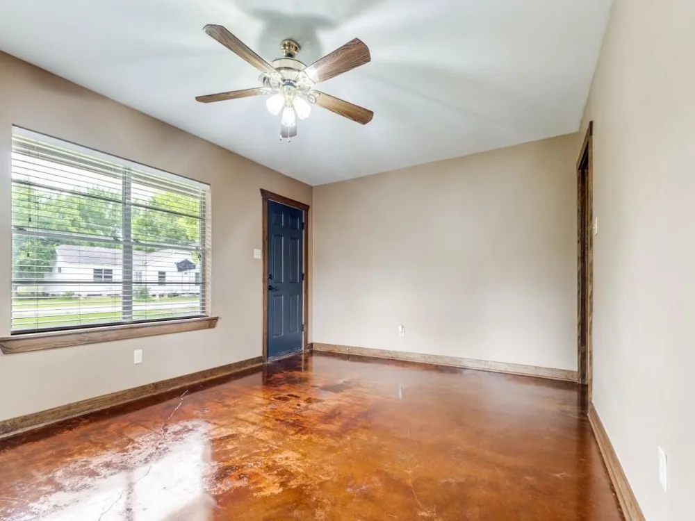 308 Gibbs Street Devers, TX 77538