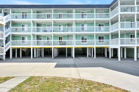 2205 Surfrider Circle #A