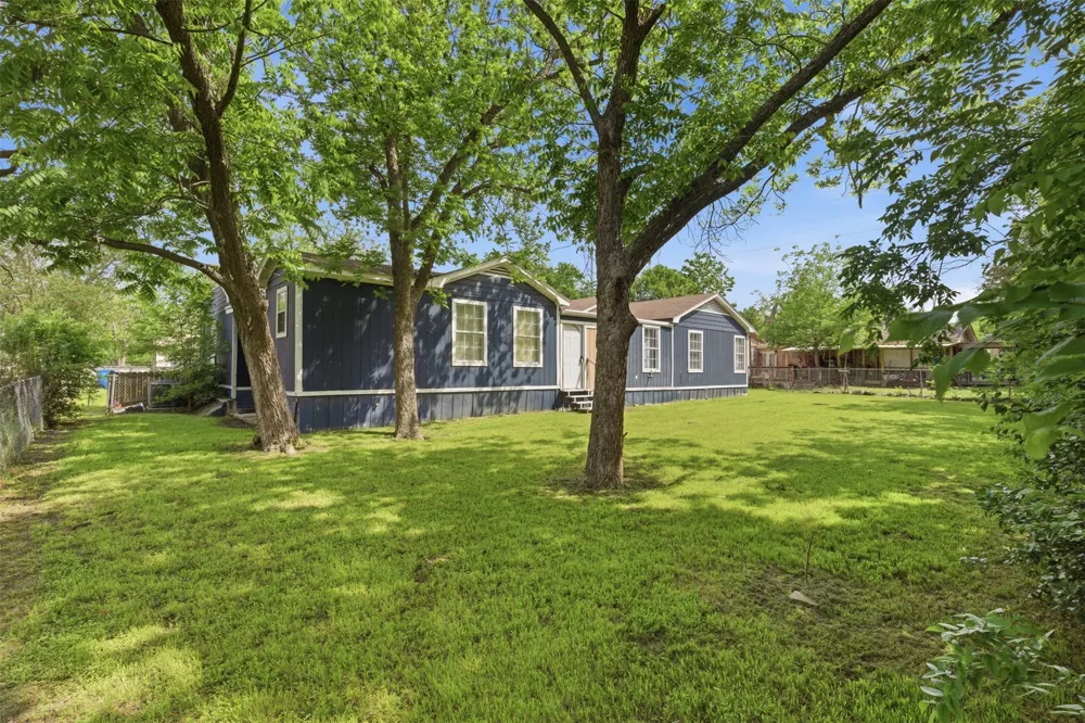 206 Oscar Street Taylor, TX 76574