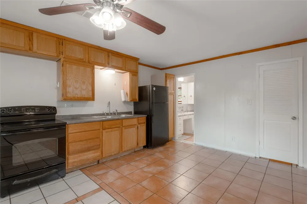 1412 22nd Street #B Huntsville, TX 77340