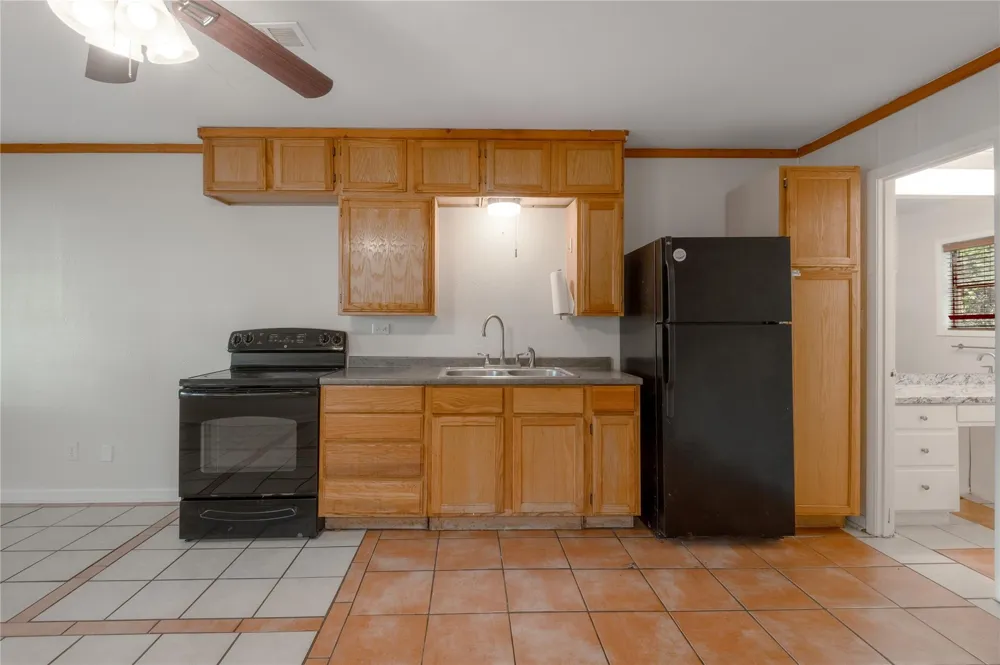 1412 22nd Street #B Huntsville, TX 77340