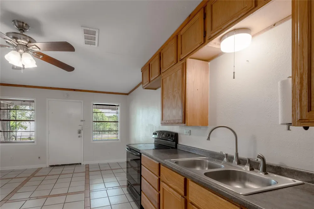 1412 22nd Street #B Huntsville, TX 77340