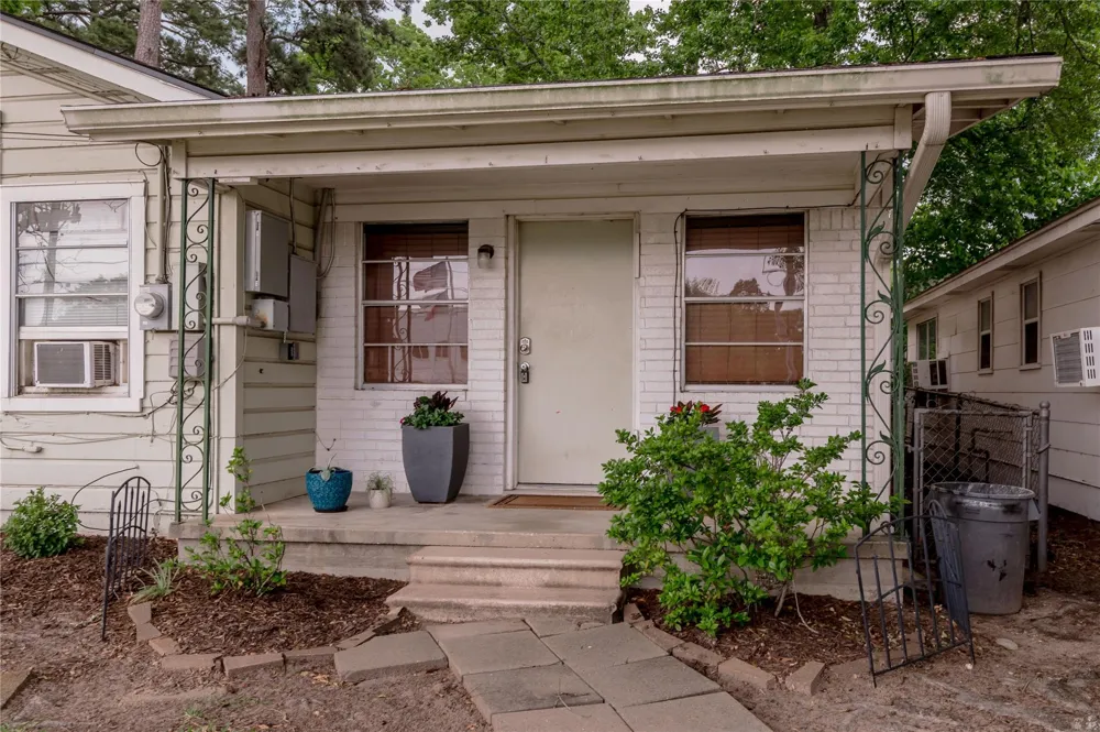 1412 22nd Street #B Huntsville, TX 77340