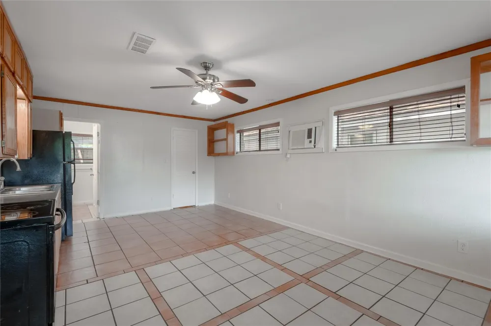 1412 22nd Street #B Huntsville, TX 77340
