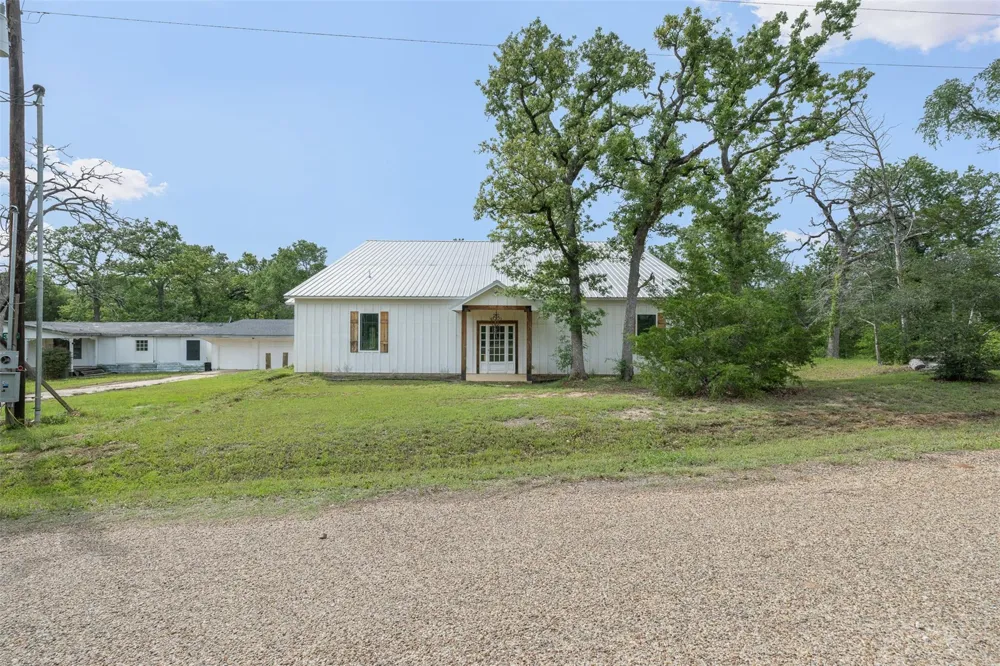 306 Tanglewood Lane Somerville, TX 77879