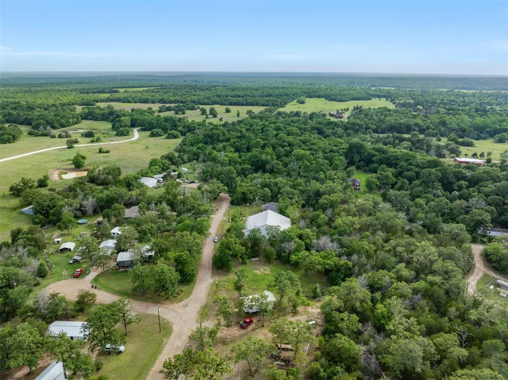306 Tanglewood Lane Somerville, TX 77879
