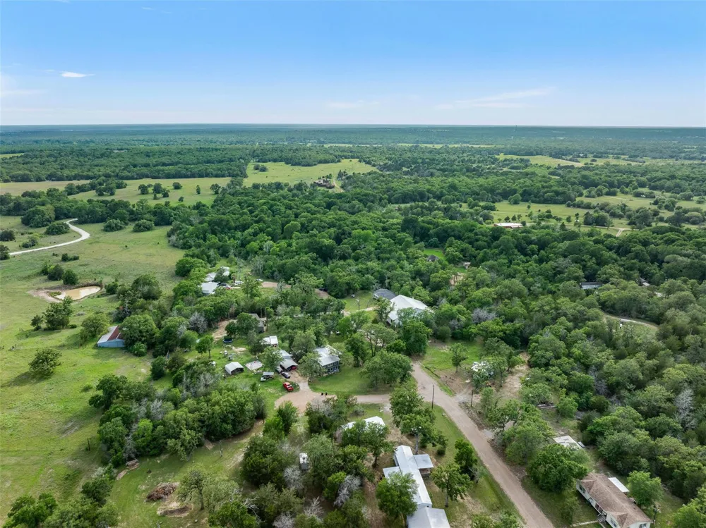 306 Tanglewood Lane Somerville, TX 77879
