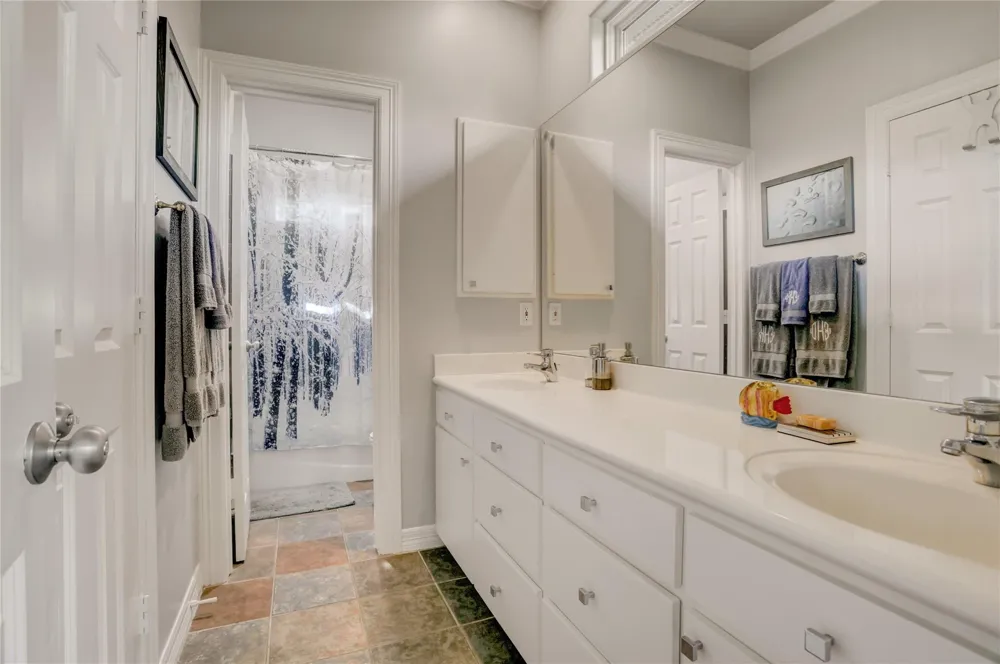 4806 Wedgewood Drive Bellaire, TX 77401