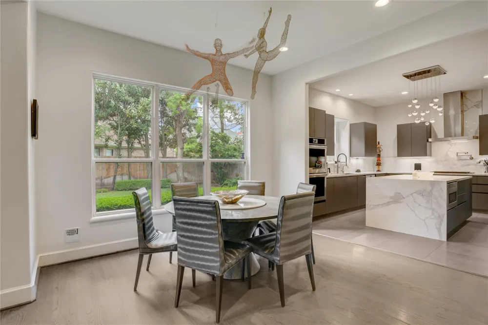 4806 Wedgewood Drive Bellaire, TX 77401