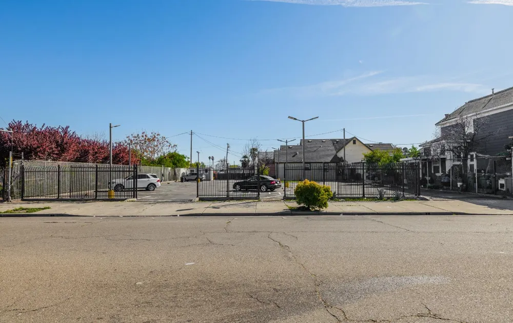 328 S Sutter Street Stockton, CA 95203