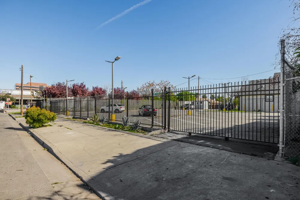 328 S Sutter Street Stockton, CA 95203