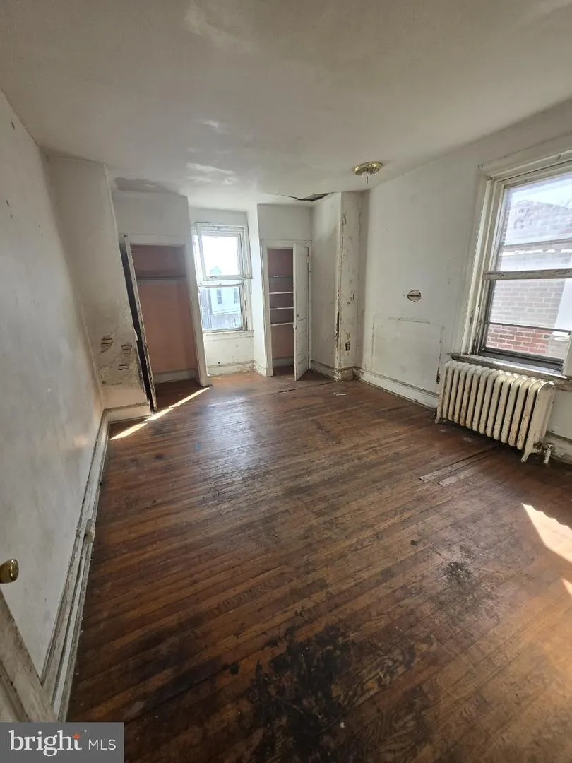 1026 W OLNEY AVENUE Philadelphia, PA 19141