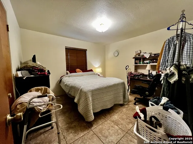 707 Loma Vista Kenedy, TX 78119