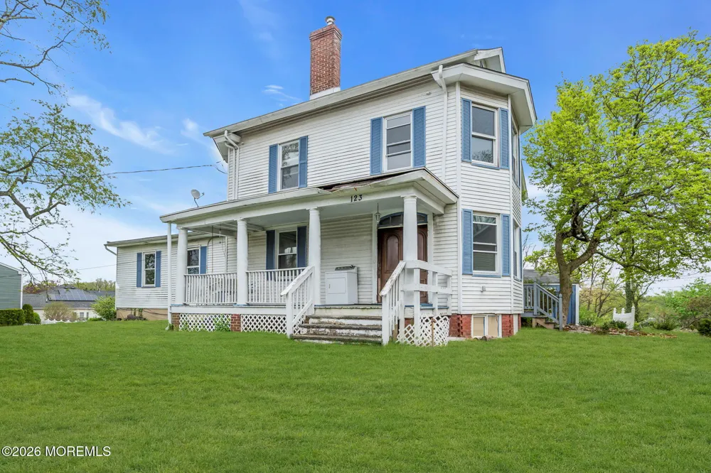 123 Reynolds Drive Eatontown, NJ 07724