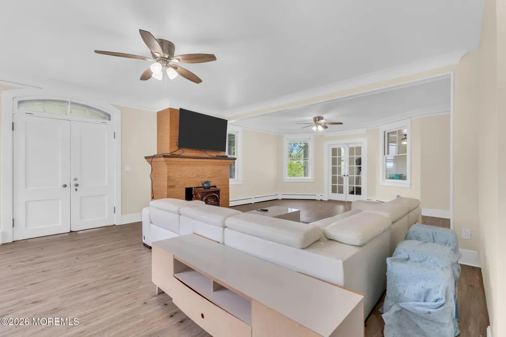 123 Reynolds Drive Eatontown, NJ 07724