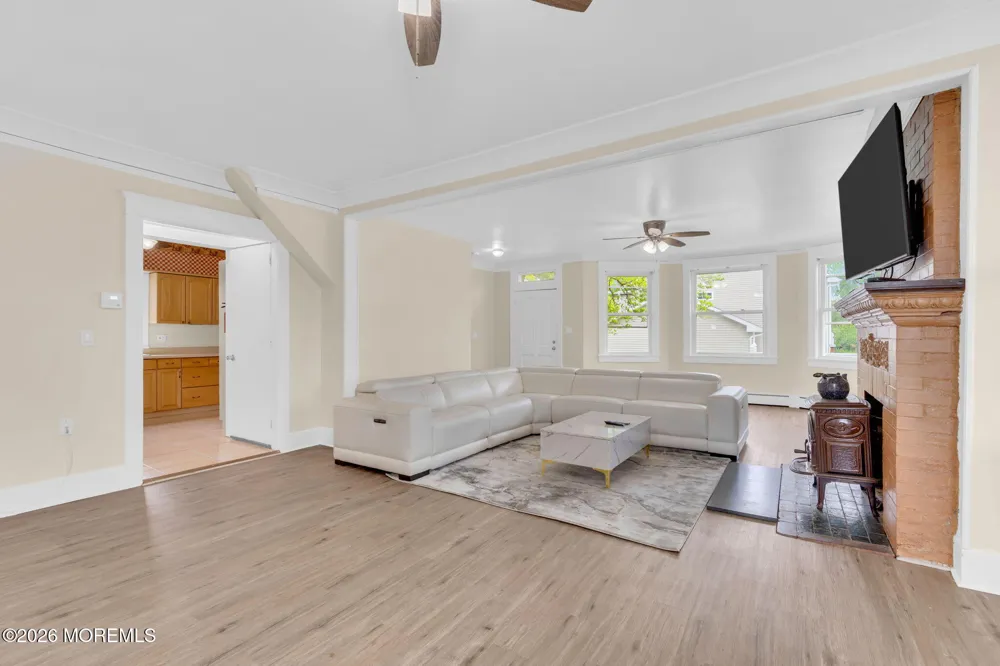 123 Reynolds Drive Eatontown, NJ 07724
