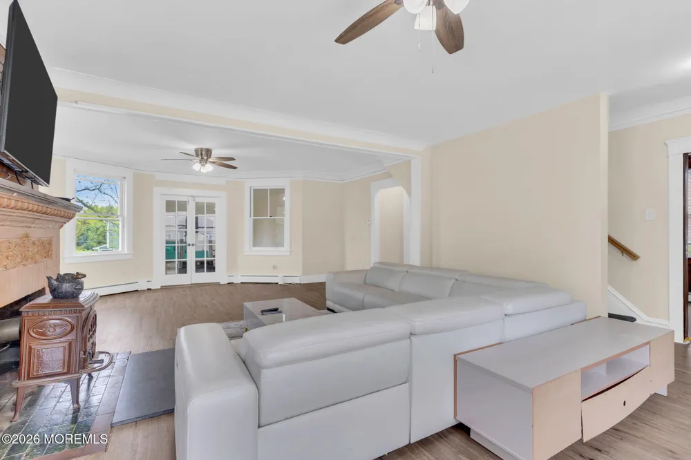 123 Reynolds Drive Eatontown, NJ 07724