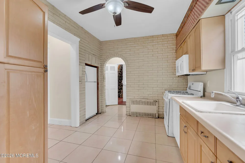 123 Reynolds Drive Eatontown, NJ 07724