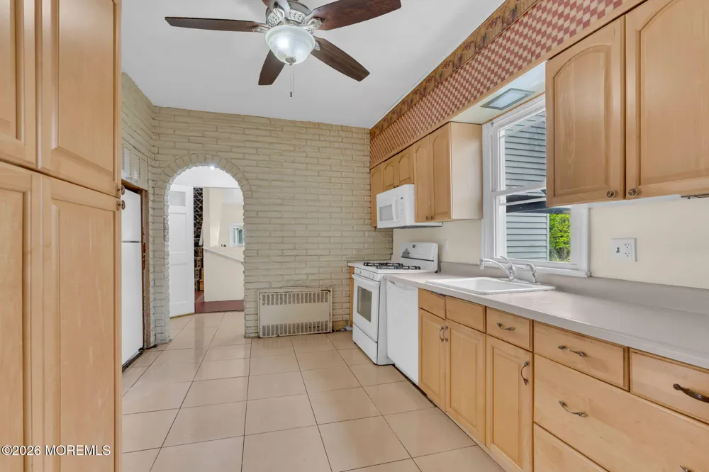 123 Reynolds Drive Eatontown, NJ 07724