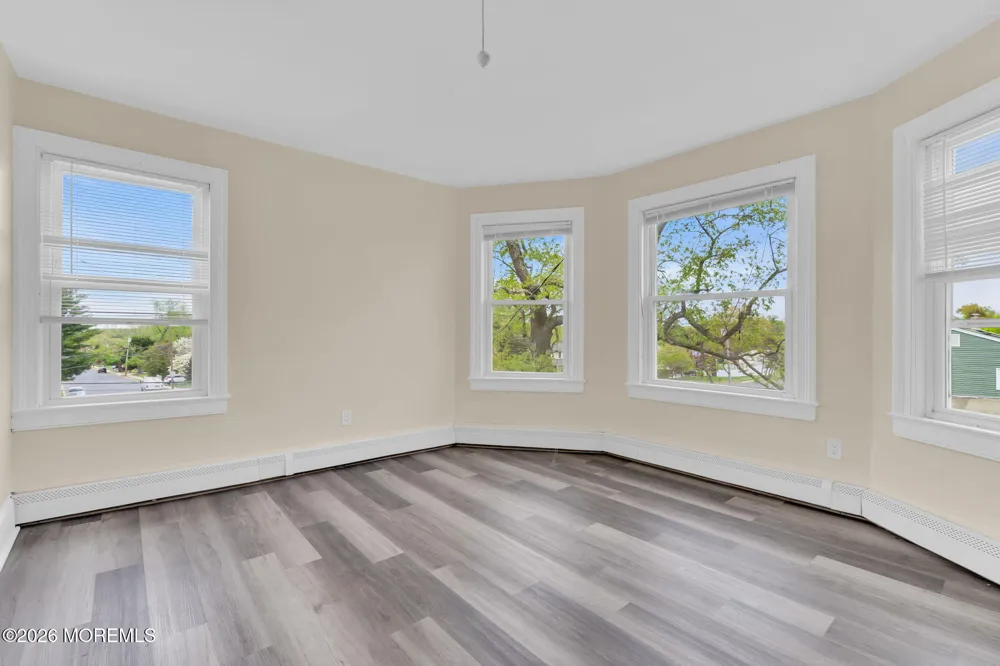 123 Reynolds Drive Eatontown, NJ 07724