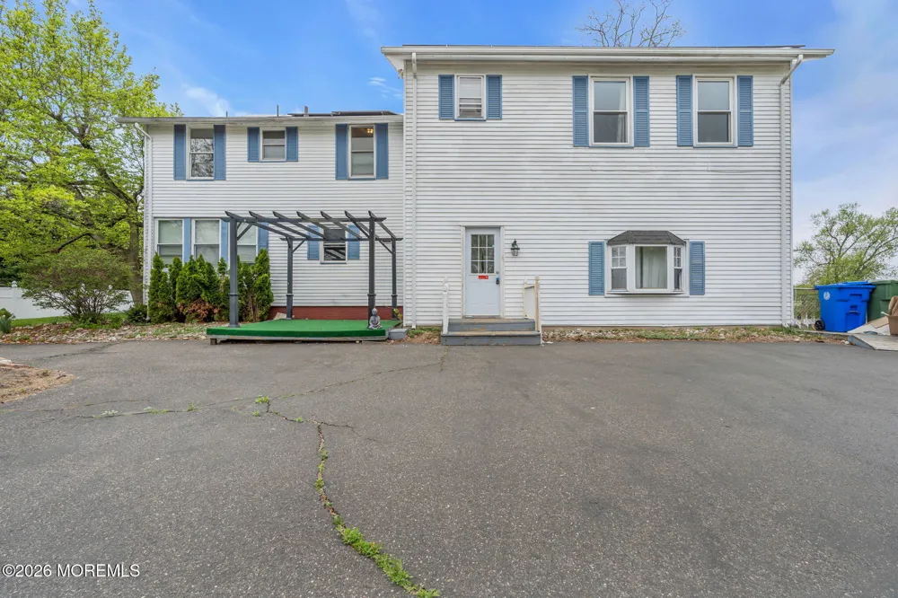 123 Reynolds Drive Eatontown, NJ 07724