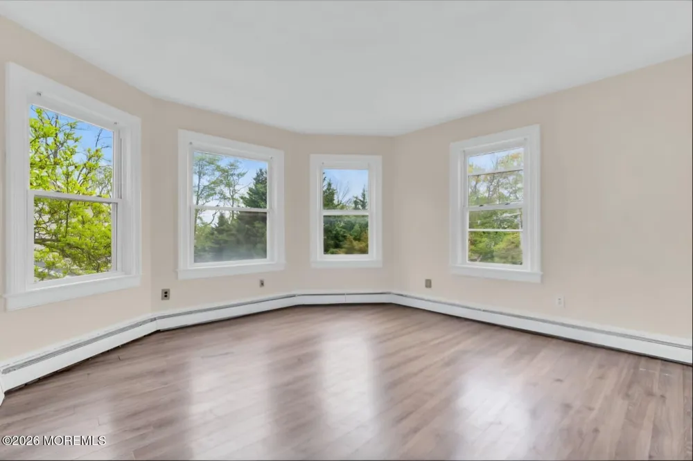 123 Reynolds Drive Eatontown, NJ 07724