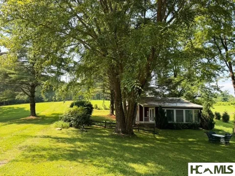 125 Pines Road