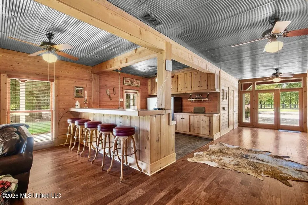 1454 Livingston Vernon Road Flora, MS 39071