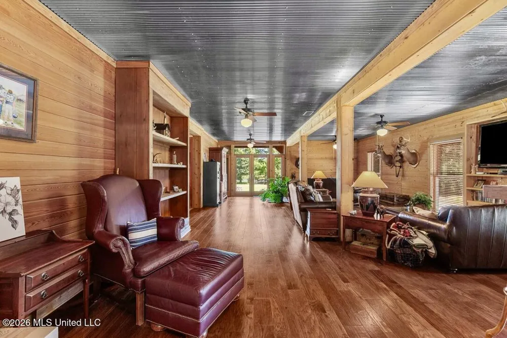 1454 Livingston Vernon Road Flora, MS 39071