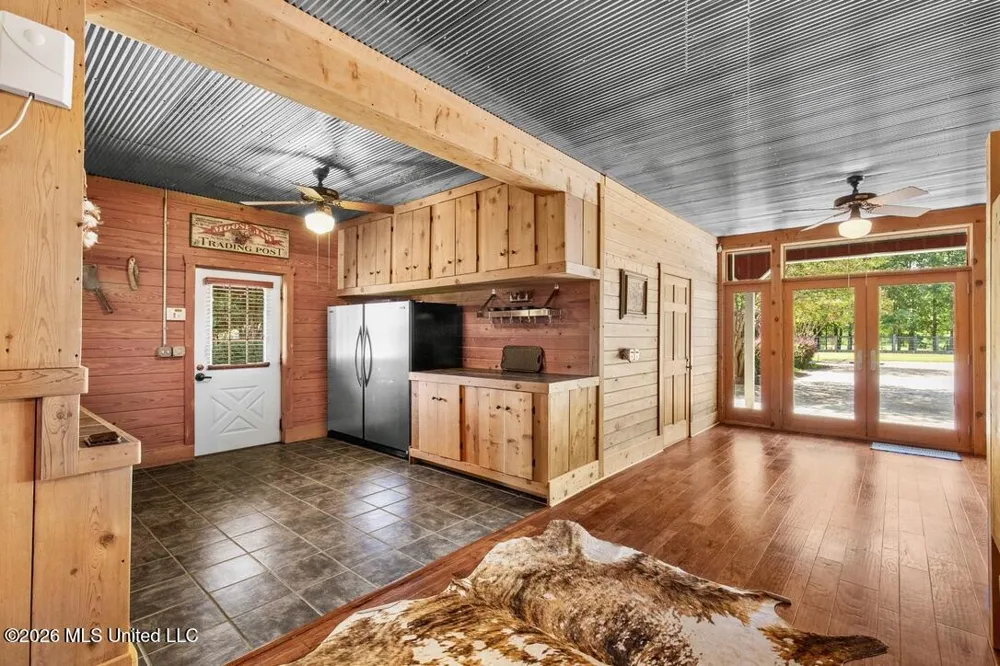 1454 Livingston Vernon Road Flora, MS 39071