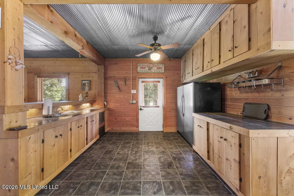 1454 Livingston Vernon Road Flora, MS 39071