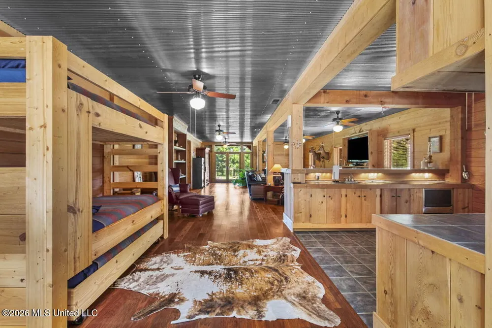 1454 Livingston Vernon Road Flora, MS 39071