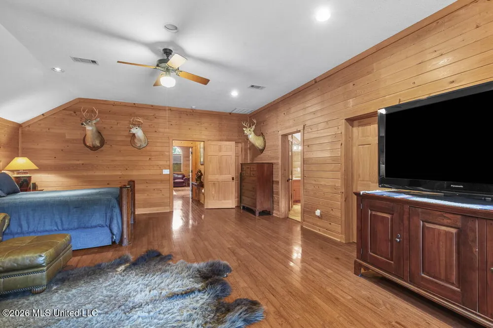 1454 Livingston Vernon Road Flora, MS 39071