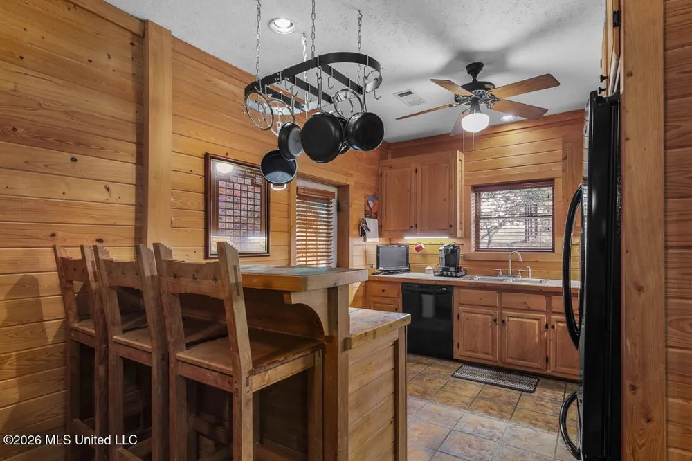 1454 Livingston Vernon Road Flora, MS 39071