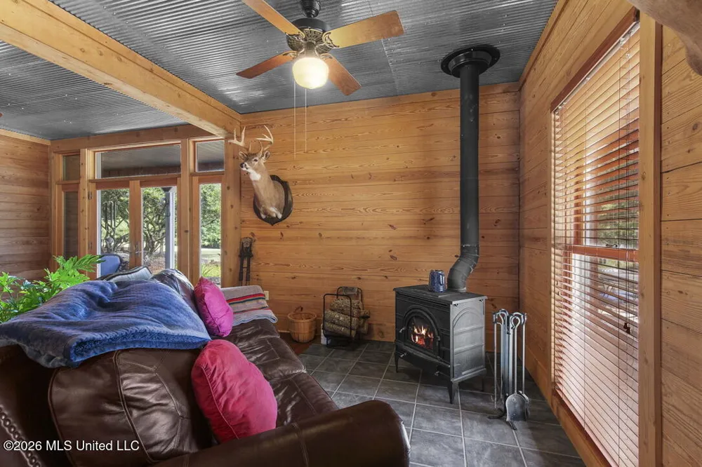 1454 Livingston Vernon Road Flora, MS 39071