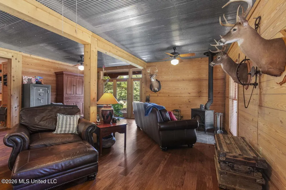 1454 Livingston Vernon Road Flora, MS 39071