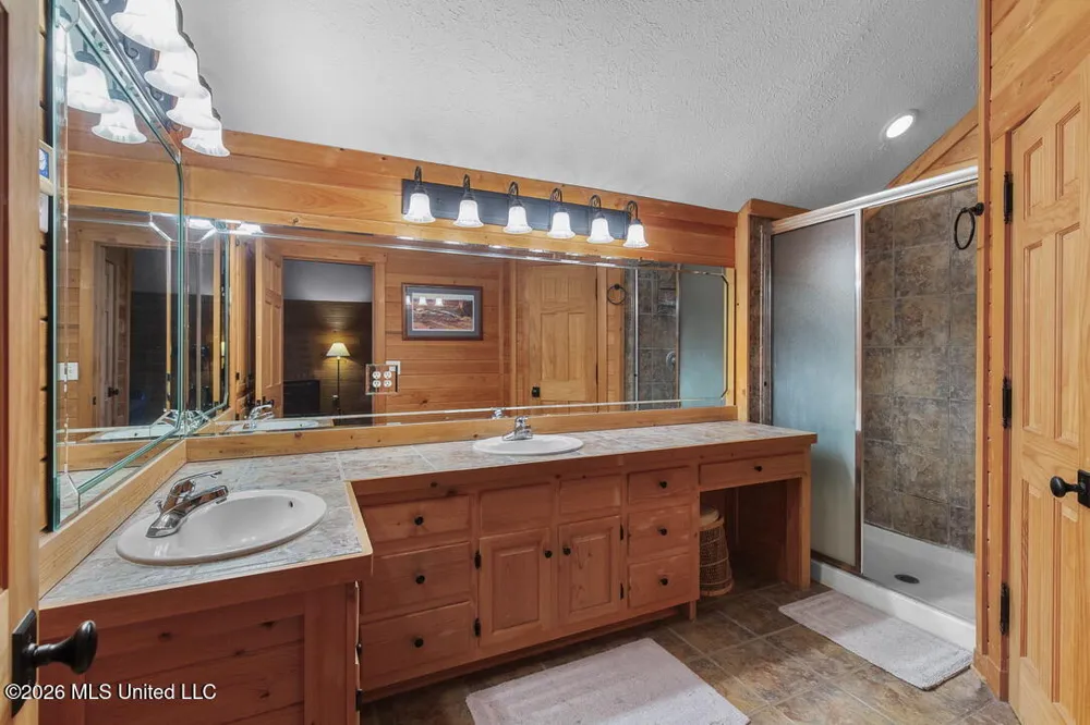 1454 Livingston Vernon Road Flora, MS 39071
