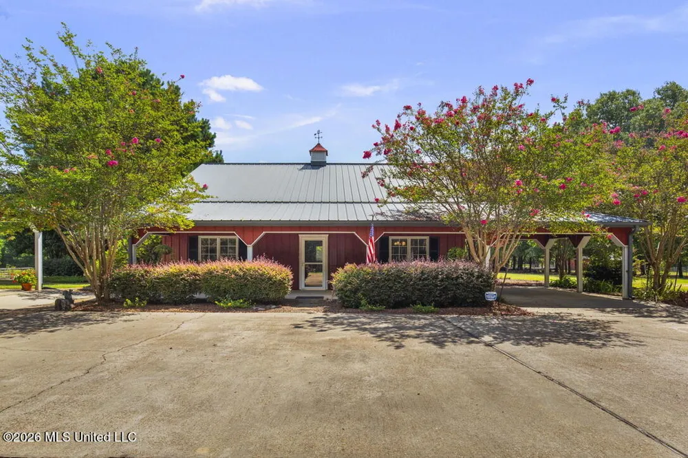 1454 Livingston Vernon Road Flora, MS 39071